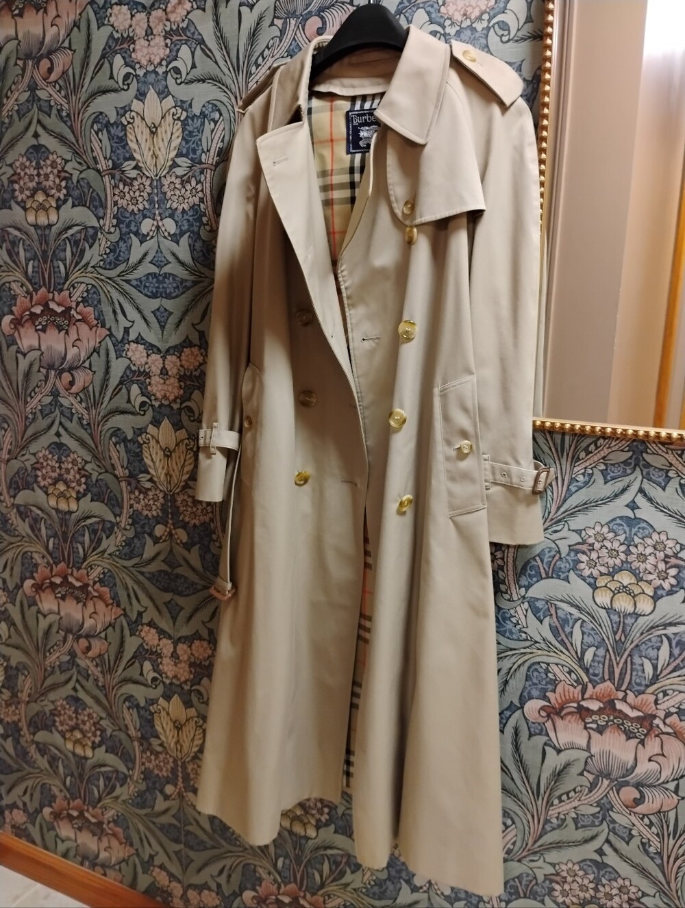 Vintage Burberry Beige Double-Breasted Trench Coat with Removable Liner